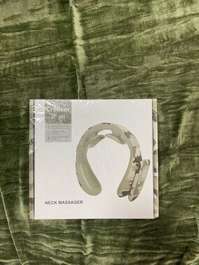 ST-304 Camouflage Neck Massager - Beige/Green